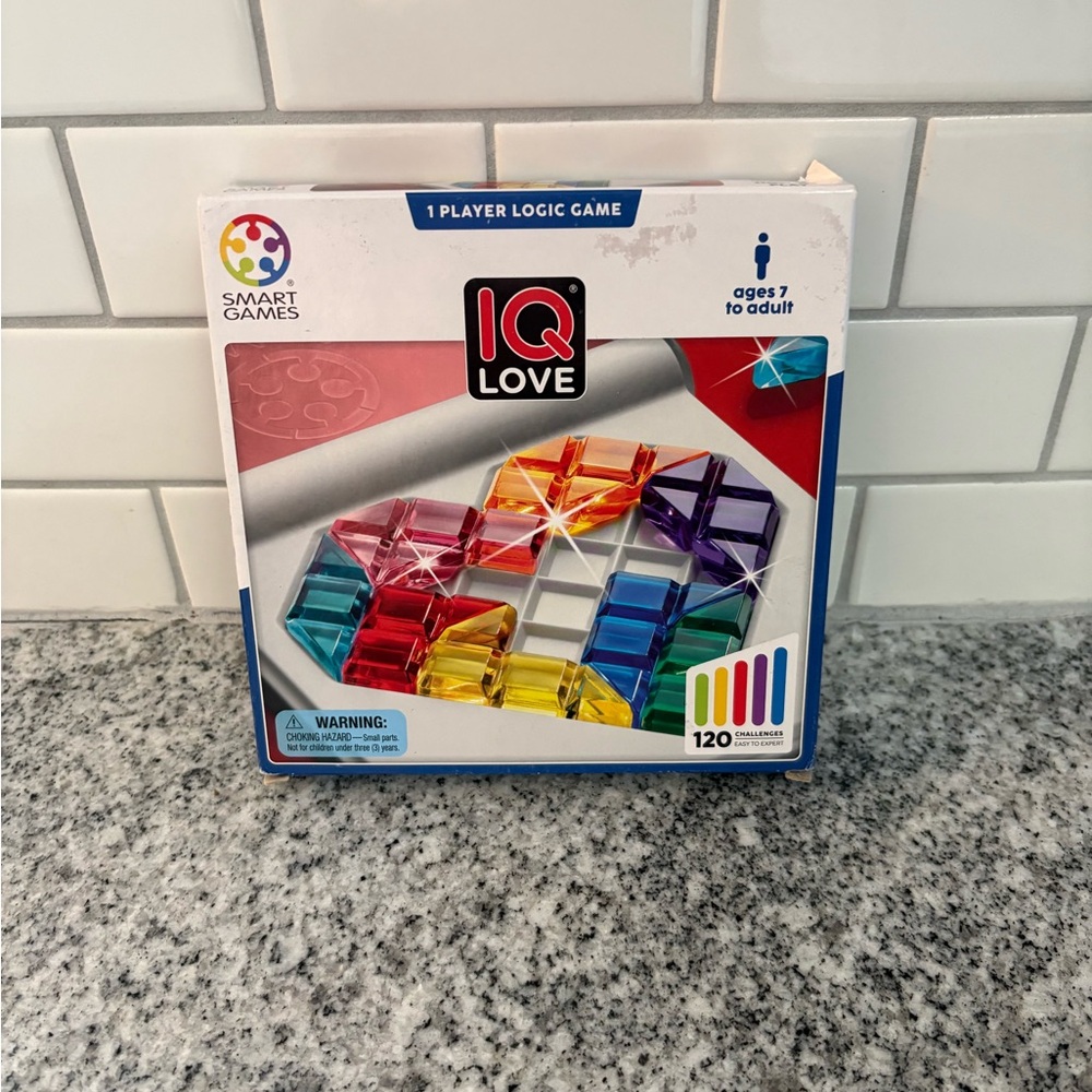 NIB Smart Games IQ Love Logic Game - Multicolor